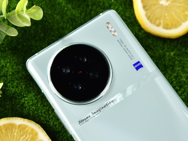 vivo X90s上手体验：好设计、好颜色、好手感