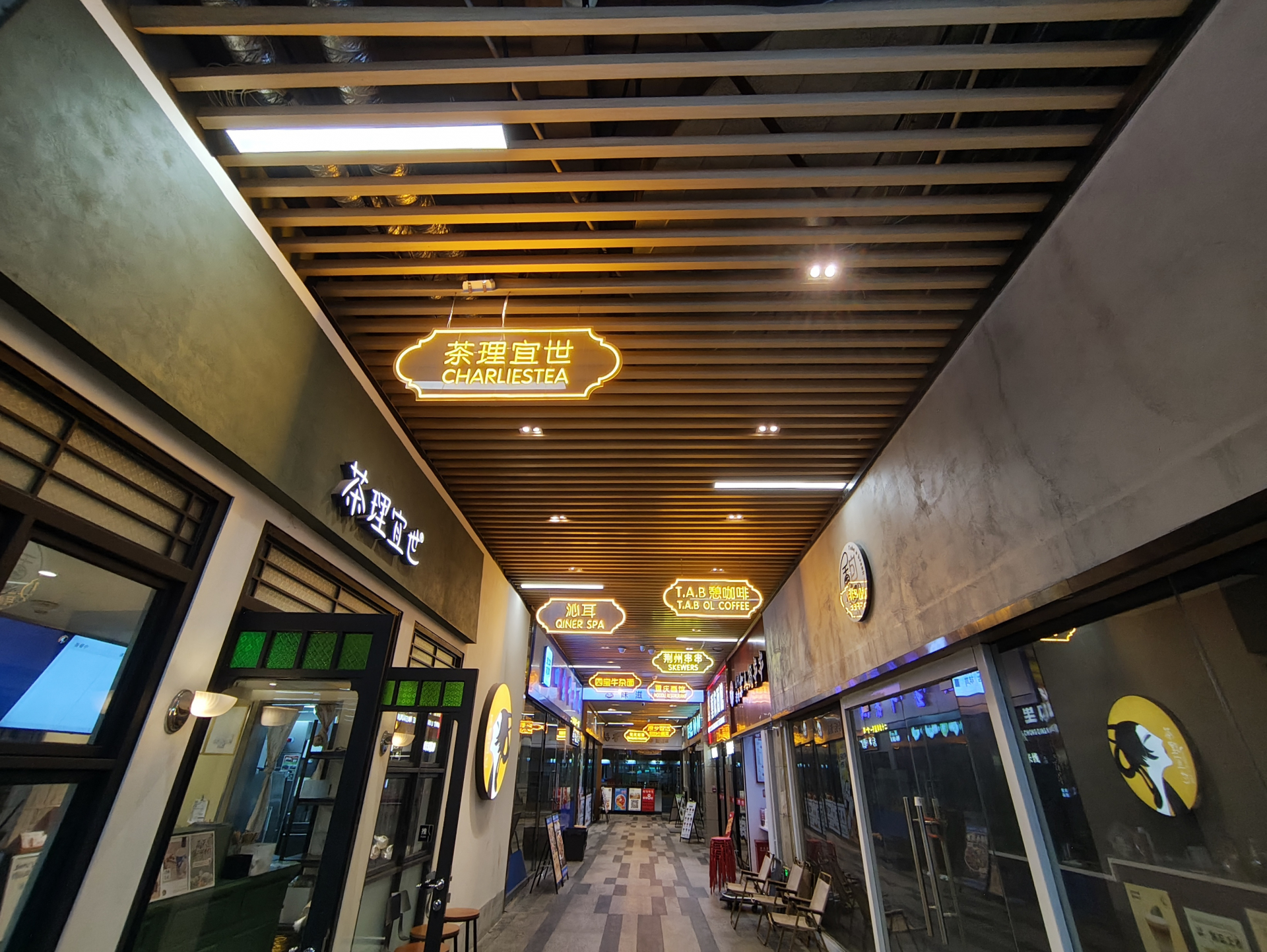 1899元起的“三防机”，Redmi Note 14 Pro+评测：骁龙7s Gen 3+6200mAh电池
