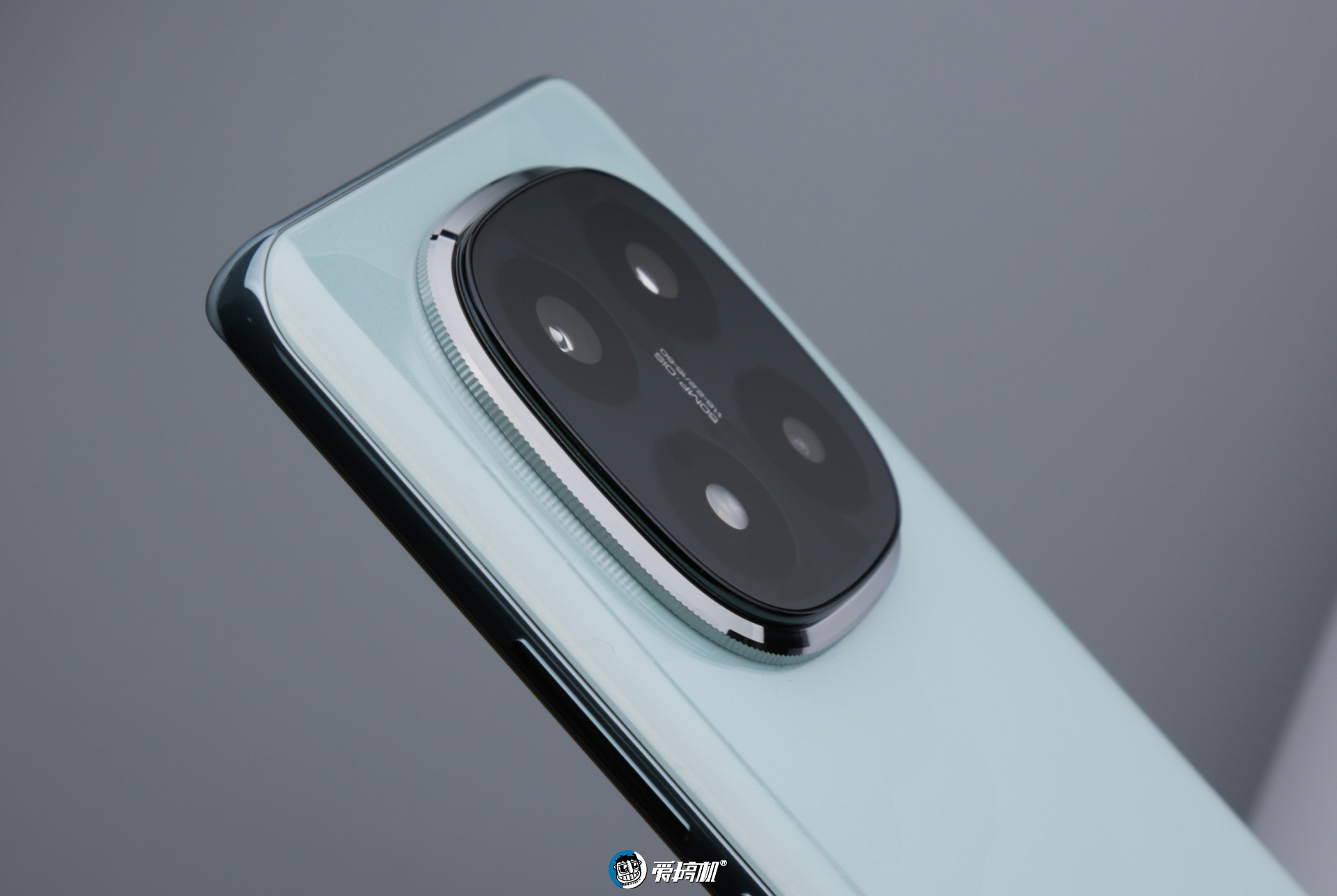 1899元起的“三防机”，Redmi Note 14 Pro+评测：骁龙7s Gen 3+6200mAh电池