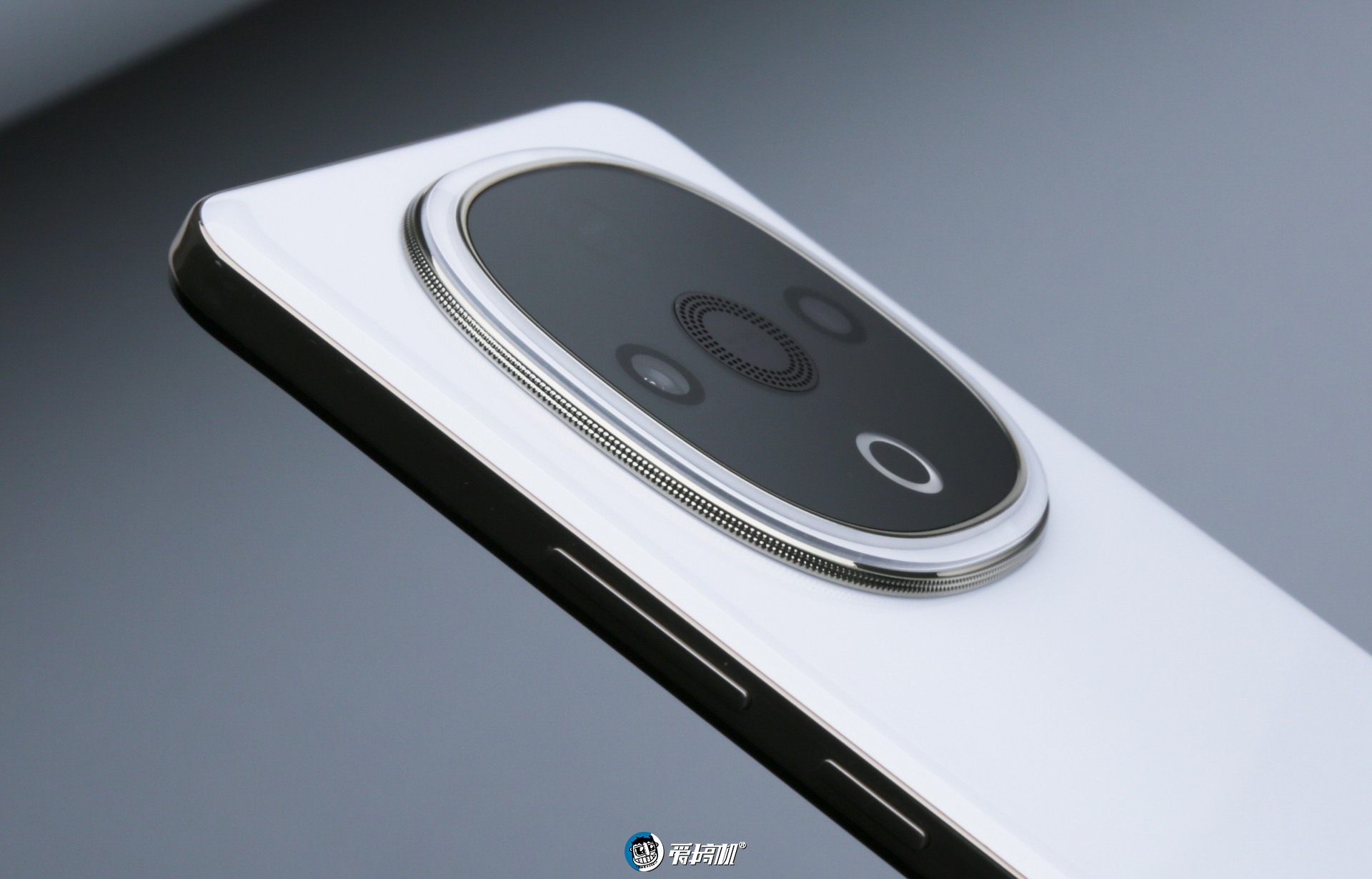 1399元的三扬声器，vivo Y300评测：天玑6300+6500mAh电池是怎样一种体验？