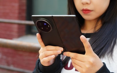 vivo X Fold3 Pro：潜望镜大电池一应俱全 全面拉满体验