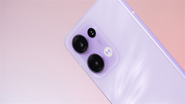 超美小直屏首选OPPO Reno13 实况照片更流行