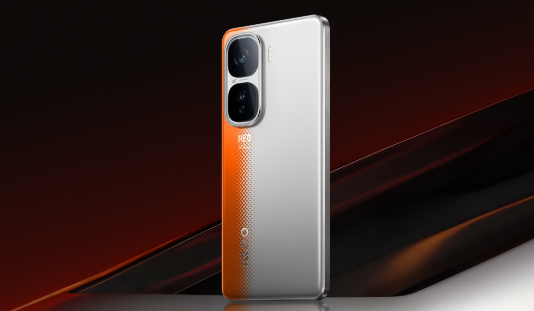 首发2299元起，iQOO Neo10系列发布：骁龙8 Gen 3与天玑9400，维信诺F1屏幕，6100mAh电池+120W快充