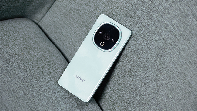 音量超大 续航超长 vivo Y300树立入门机新标杆