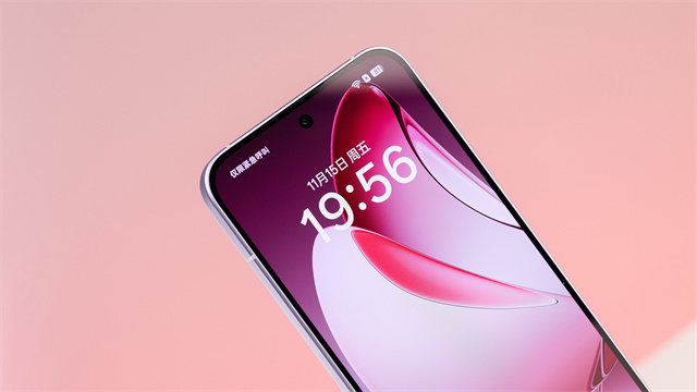 潮流感和氛围感都拉满 新年换机就选OPPO Reno13